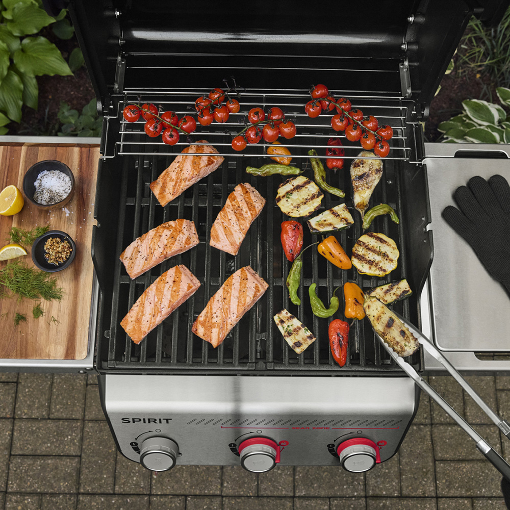 Weber Spirit E-325 3-Burner Gas Barbecue (Natural Gas) - Image 2